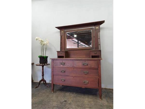 ~/upload/Lots/51238/lqqzlalwciwks/Lot 015 Antique oak dressing table 112 x 50 x 165cm H_t600x450.jpg